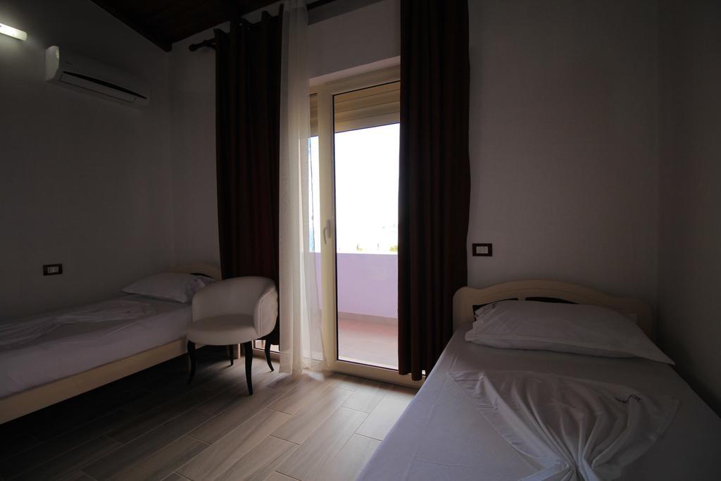 Hotel Keisa Dhermi Exterior photo